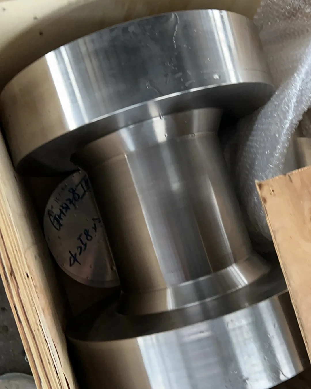 Forged shaft, stepped and machined