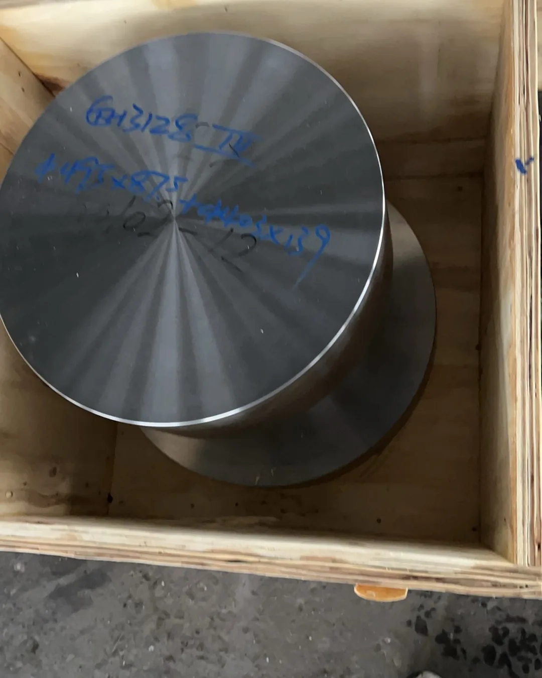 Machined disc with laser marking